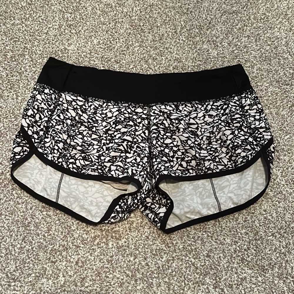 black and white lululemon speed up shorts